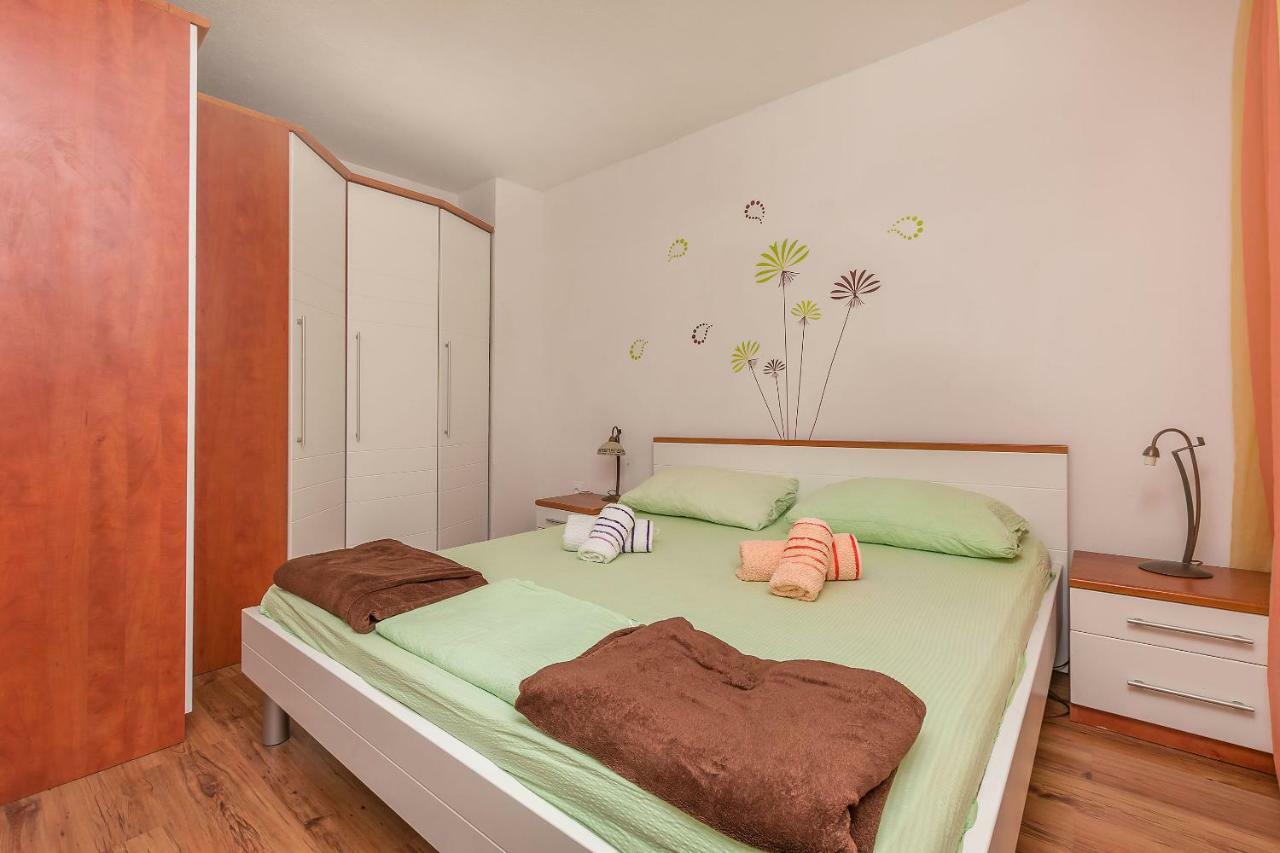Apartment Mandic أوميس المظهر الخارجي الصورة