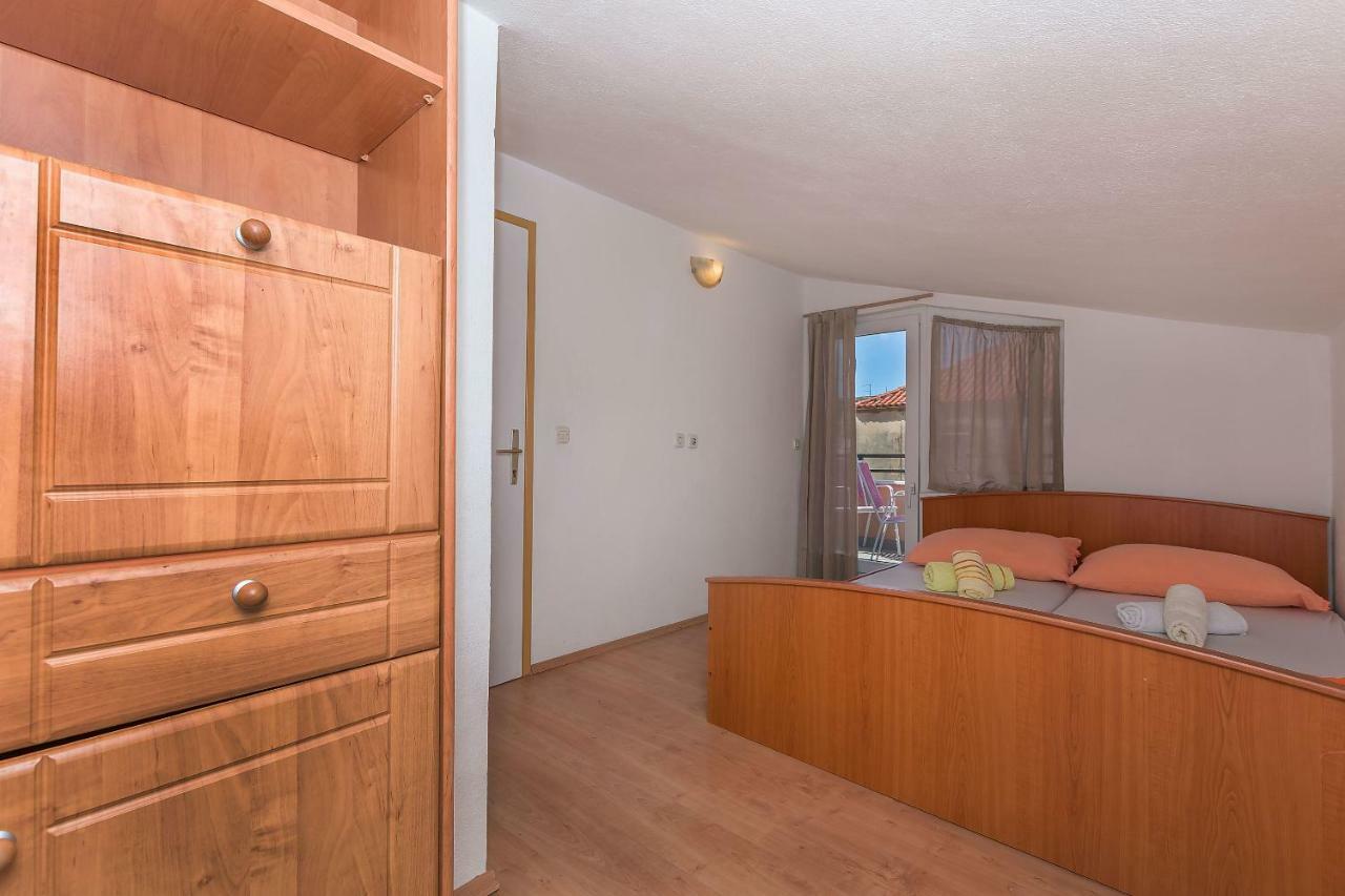Apartment Mandic أوميس المظهر الخارجي الصورة