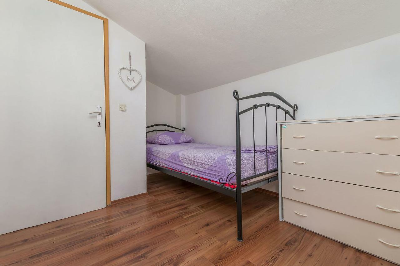 Apartment Mandic أوميس المظهر الخارجي الصورة